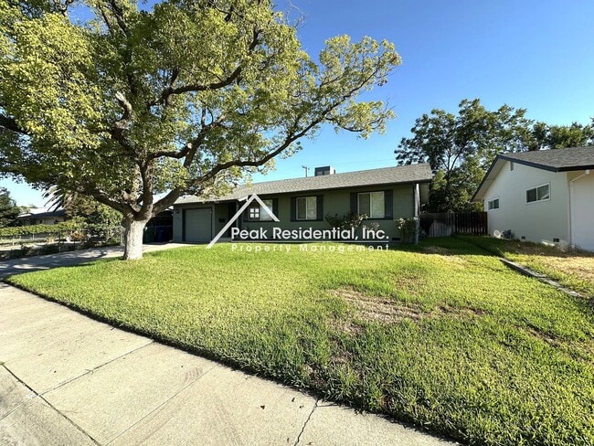 6946 Gillingham Way in North Highlands, CA - Building Photo - Building Photo