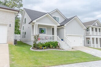 409 Hideaway Ln in Niceville, FL - Foto de edificio - Building Photo