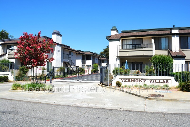 450 W Vermont Ave in Escondido, CA - Building Photo