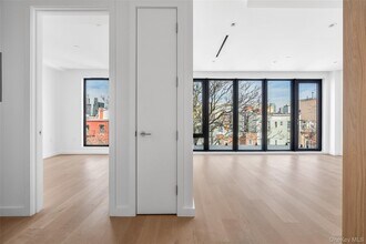 177 Greenpoint Ave in Brooklyn, NY - Building Photo - Building Photo