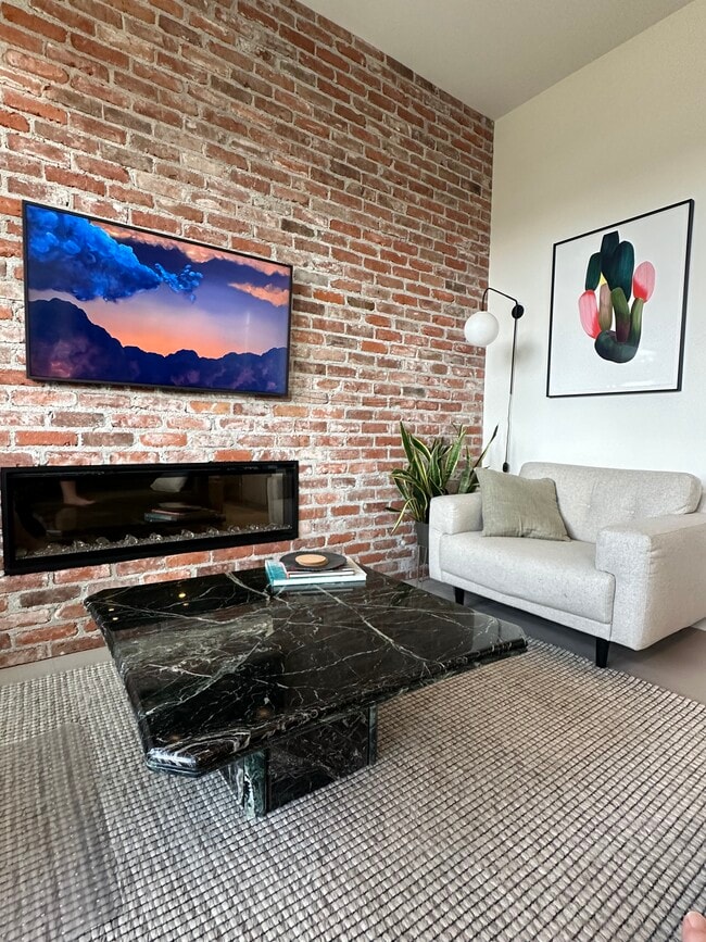 300 Salter St in New Westminster, BC - Building Photo - Building Photo
