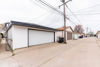 4129 N Oketo Ave in Norridge, IL - Building Photo - Building Photo
