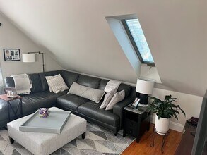 127 Dodge St, Unit 3 in Beverly, MA - Foto de edificio - Building Photo