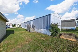 454 Sandy Bass Ln in Newark, TX - Building Photo - Building Photo