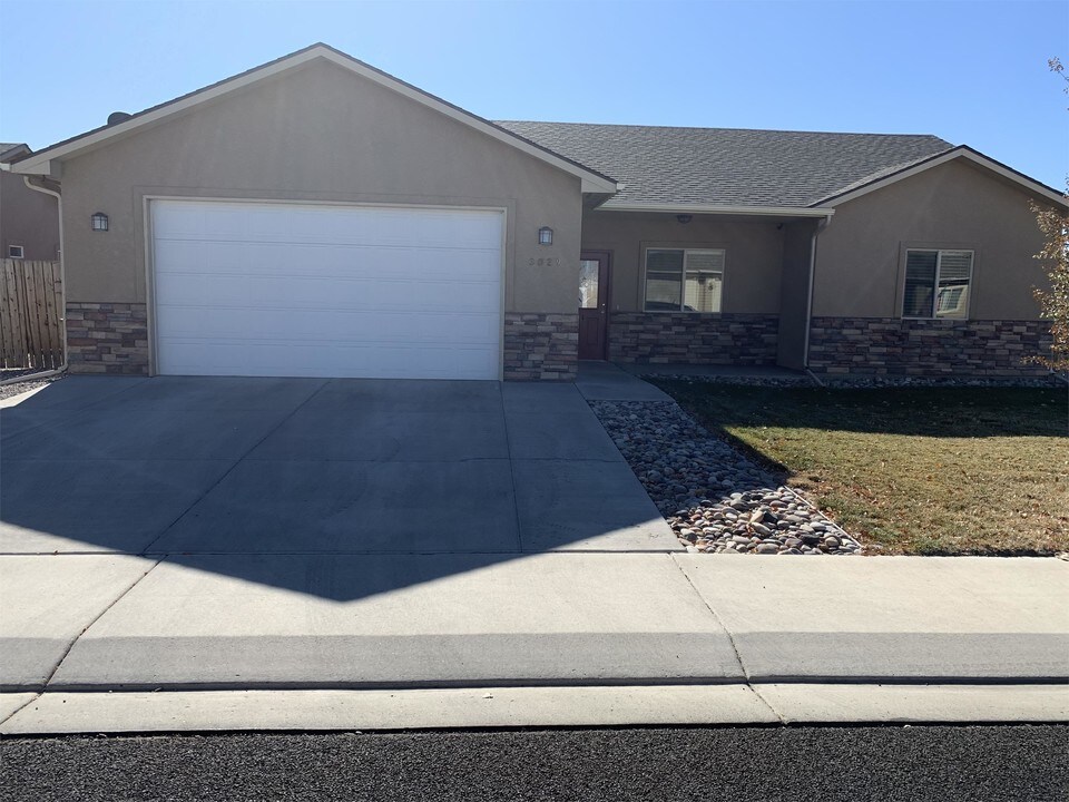 3029 Prairie View Dr in Grand Junction, CO - Building Photo