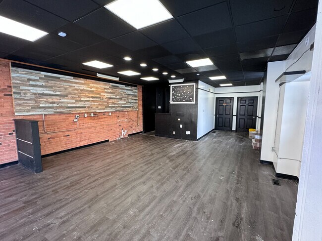 1124 Elmwood Ave in Buffalo, NY - Foto de edificio - Interior Photo