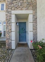 985 W Alameda St in Manteca, CA - Building Photo - Building Photo