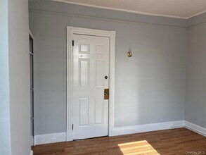 178 N Broadway in Nyack, NY - Foto de edificio - Building Photo