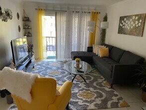 470 NW 20th St, Unit #2040 in Boca Raton, FL - Foto de edificio - Building Photo