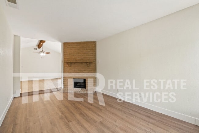 9140 Nasreen Dr in Sacramento, CA - Building Photo - Building Photo