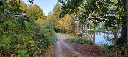 101 Pollock Dr in Brinnon, WA - Foto de edificio - Building Photo
