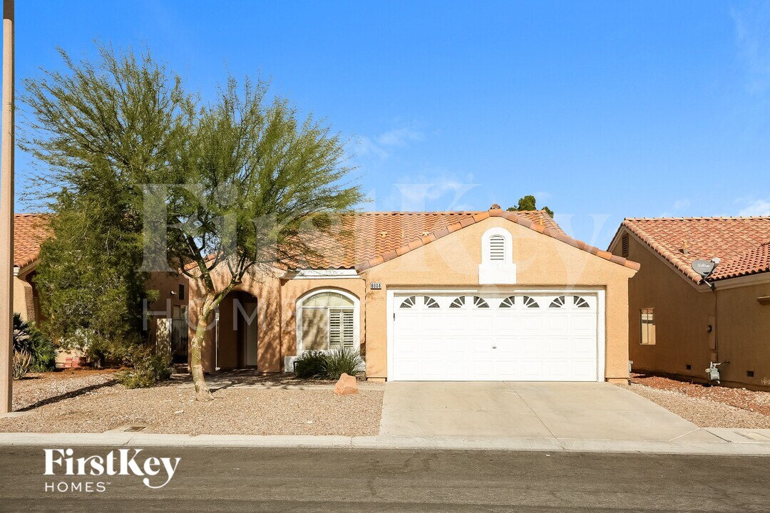8004 Verde Springs Dr in Las Vegas, NV - Building Photo