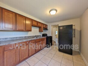 5752 Iris Blvd in Jacksonville, FL - Building Photo - Building Photo