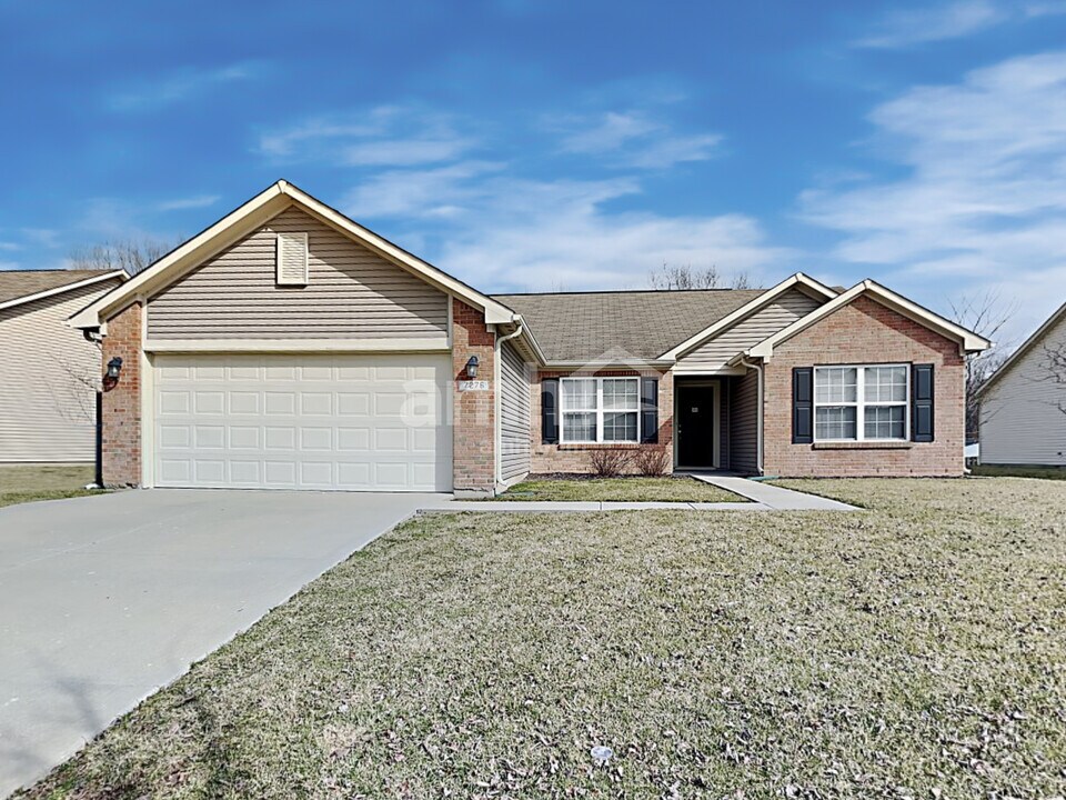 7276 Burlat Ln in Noblesville, IN - Foto de edificio