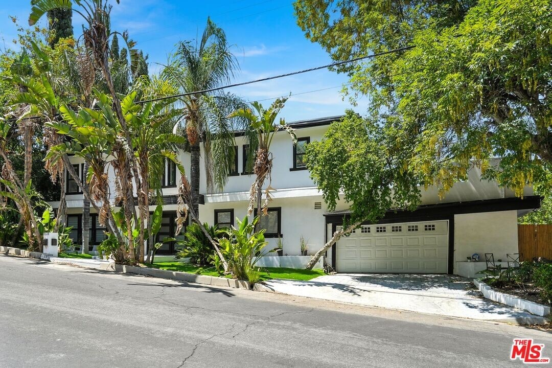 5128 Llano Dr in Los Angeles, CA - Building Photo