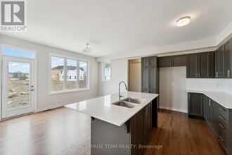 172 Conservancy Dr in Ottawa, ON - Building Photo - Building Photo
