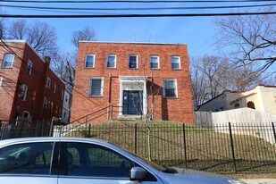 3009 30th St SE in Washington, DC - Building Photo