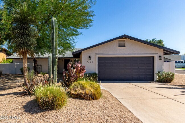 7731 E Rose Ln in Scottsdale, AZ - Building Photo - Building Photo