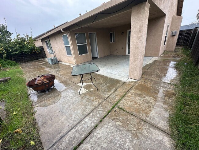 206 Cordova Ln in Stockton, CA - Building Photo - Building Photo