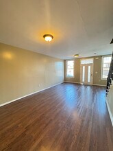 15 Wales Ave in Jersey City, NJ - Foto de edificio - Building Photo