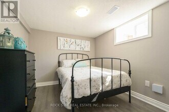 387 Upper Gage Ave in Hamilton, ON - Building Photo - Building Photo