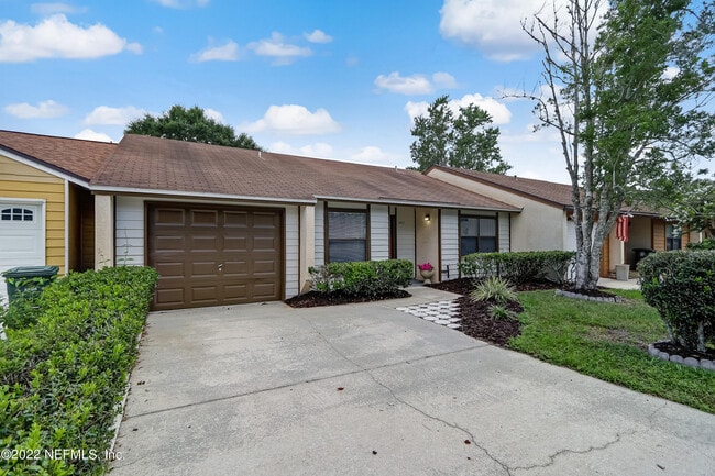 3452 Donzi Way E in Jacksonville, FL - Building Photo - Building Photo
