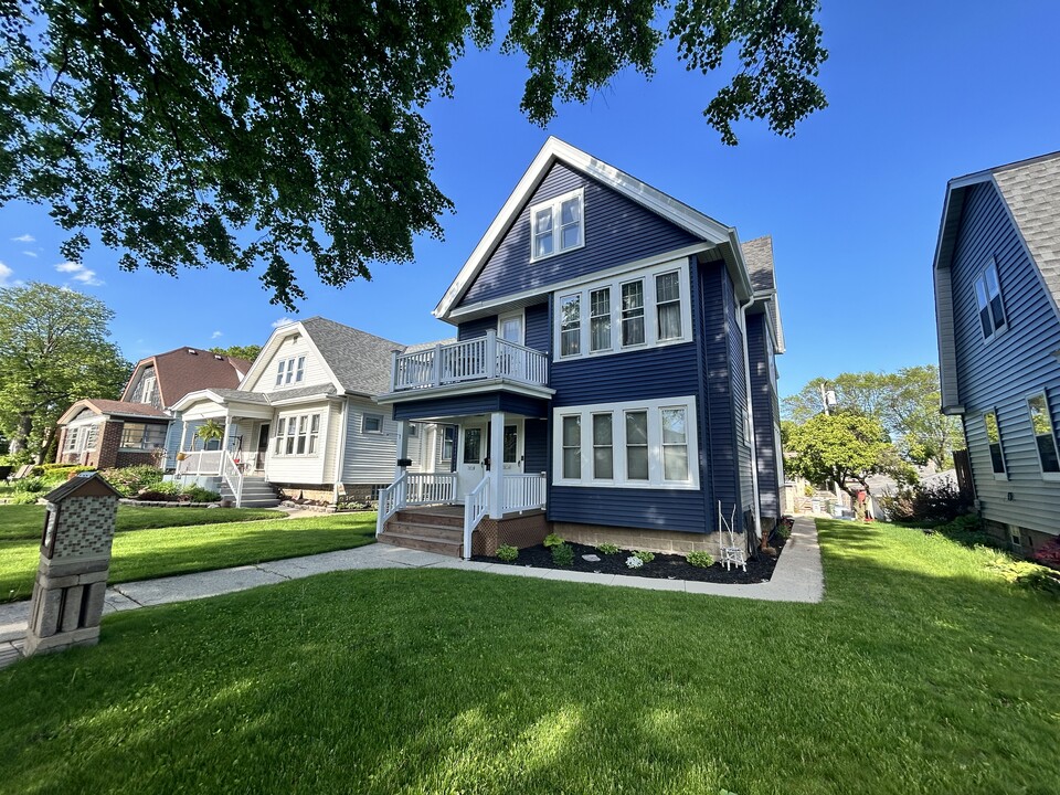 3014 S 48th St in Milwaukee, WI - Foto de edificio