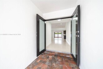 1001 NW 127th Pl in Miami, FL - Building Photo - Building Photo