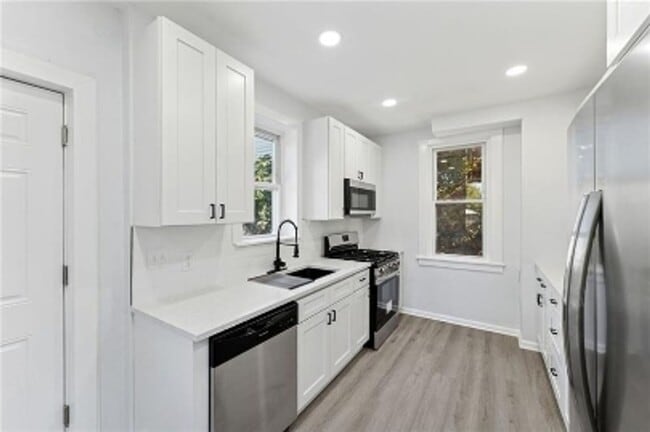 233 E 19th Ave in Homestead, PA - Building Photo - Building Photo