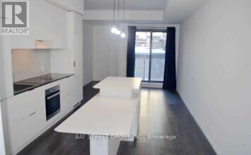 5 St Joseph St in Toronto, ON - Building Photo - Building Photo