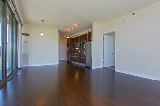 708 W Wayman St in Chicago, IL - Building Photo - Building Photo