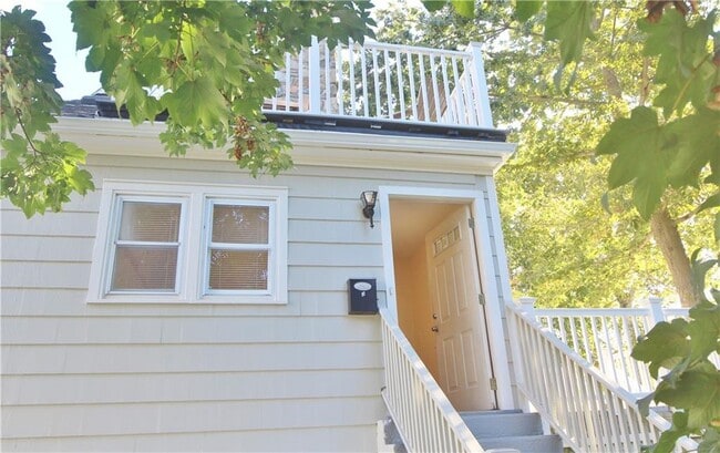 23 Smith Ave in Newport, RI - Building Photo - Building Photo