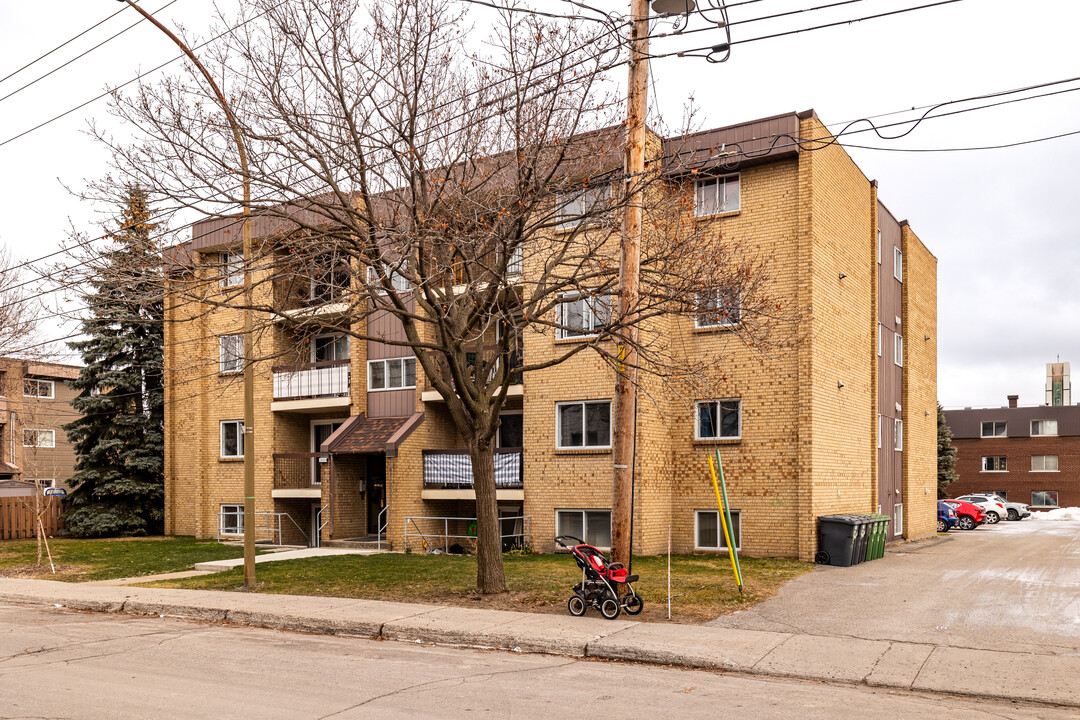 12004 Ontario E in Montréal, QC - Building Photo