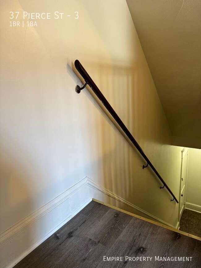 37 Pierce St in Kingston, PA - Building Photo - Building Photo