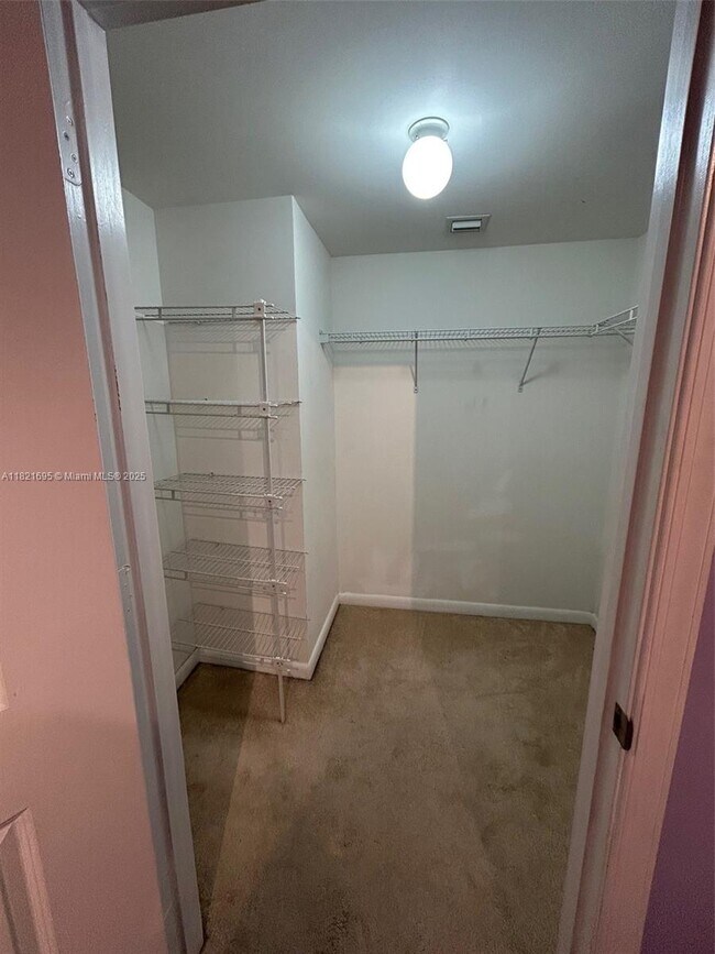 7355 SW 89th St, Unit 618N in Miami, FL - Building Photo - Building Photo