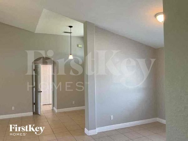 115 NW 9th St in Cape Coral, FL - Building Photo - Building Photo