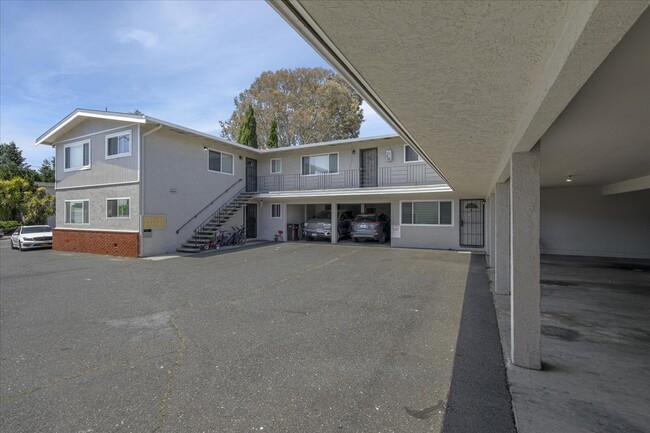 14746 Martell Ave in San Leandro, CA - Building Photo - Building Photo