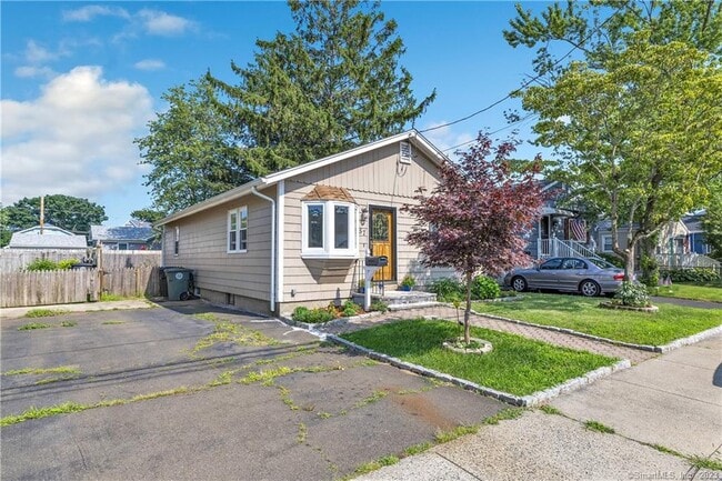 57 Coolridge Rd in Milford, CT - Building Photo - Building Photo
