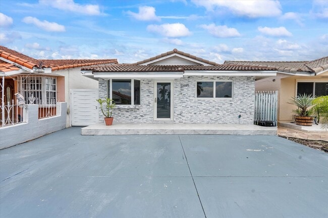 11465 NW 88th Ct