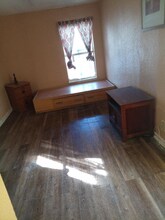 1818 Hays St in San Antonio, TX - Foto de edificio - Building Photo