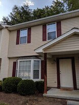 892 Patrick Henry Dr in Blacksburg, VA - Building Photo