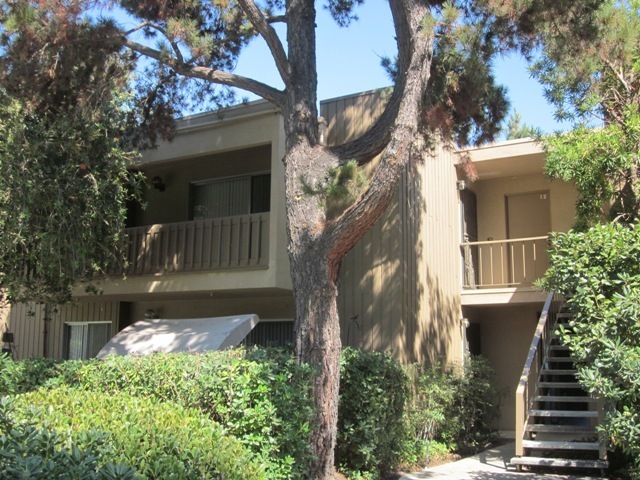 5700 Baltimore Dr in La Mesa, CA - Building Photo