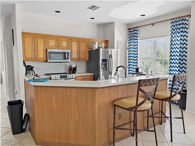 20011 Sanibel View Cir in Ft. Myers, FL - Foto de edificio - Building Photo