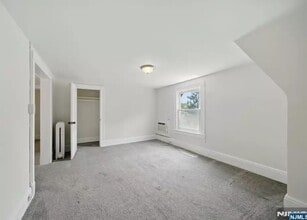 9 Vincent Pl in Montclair, NJ - Building Photo - Building Photo