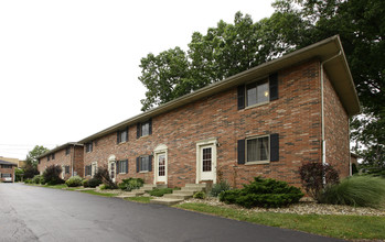 Georgetown Falls in Cuyahoga Falls, OH - Building Photo - Building Photo