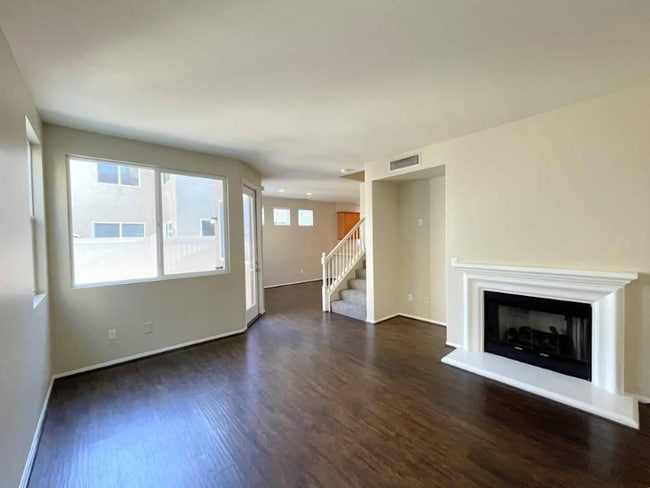 1057 E Agate Ct in Gardena, CA - Building Photo - Building Photo