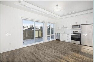 386 Richmond Rd in Ottawa, ON - Building Photo