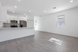 3763 Saginaw Ave in West Palm Beach, FL - Building Photo - Building Photo