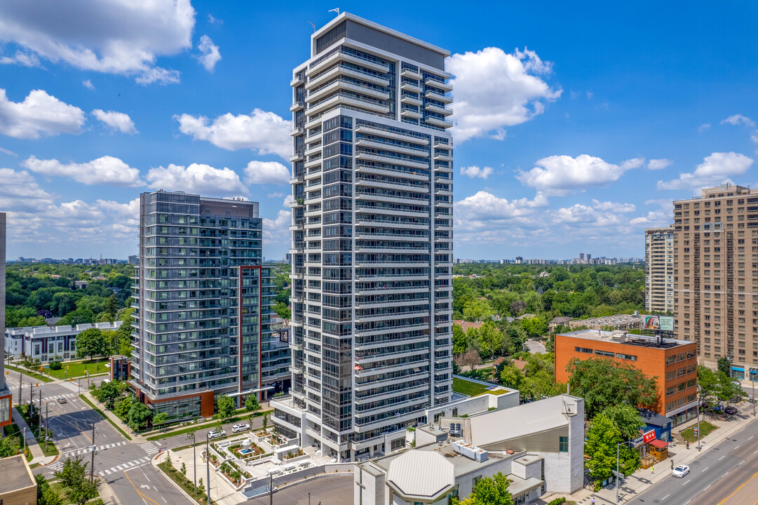 Diamond Condominiums in Toronto, ON - Building Photo