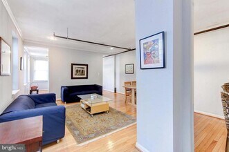 811 S Broadway in Baltimore, MD - Building Photo - Building Photo